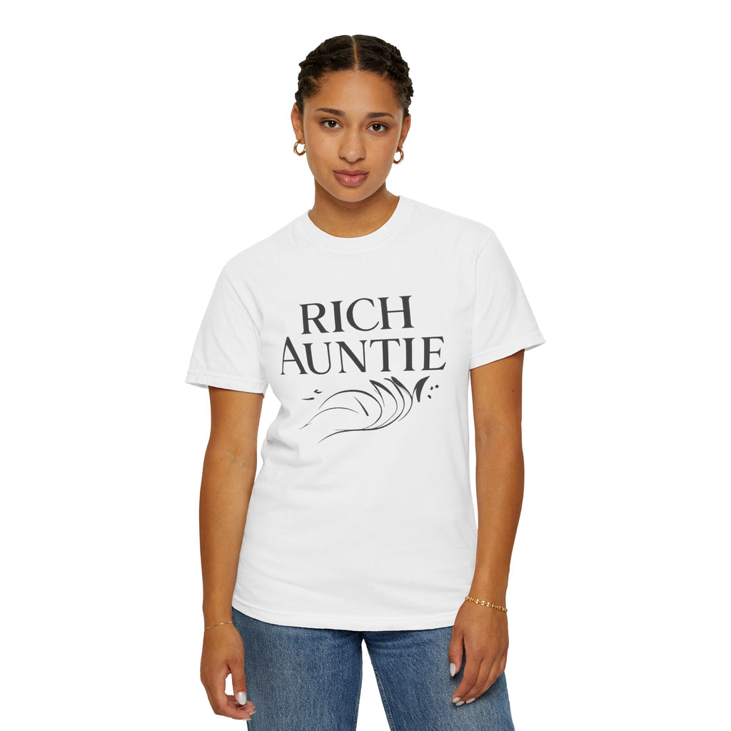 Rich Auntie T-Shirt — Graphic 'Rich Auntie' Tee for Stylish Women & Gift