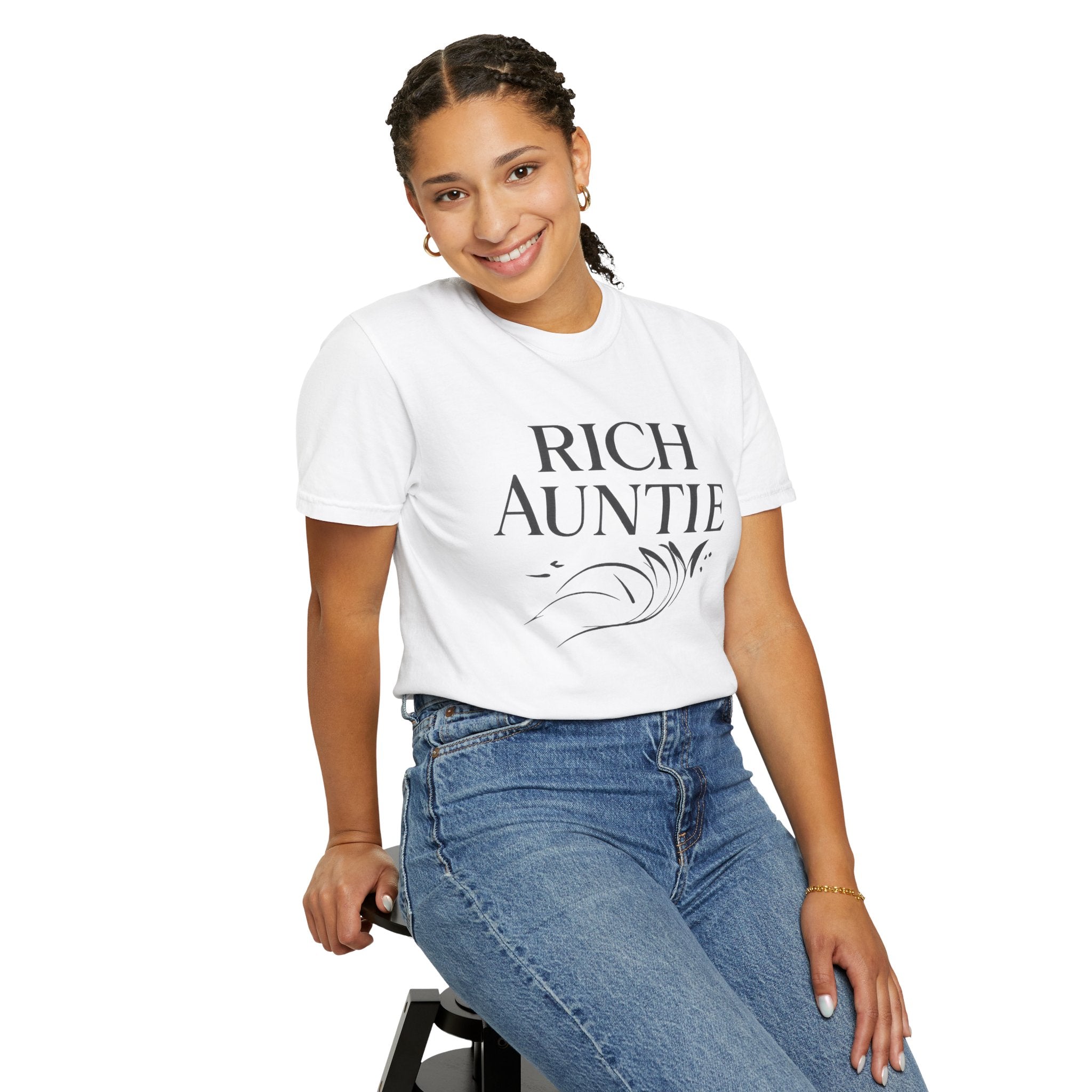Rich Auntie T-Shirt — Graphic 'Rich Auntie' Tee for Stylish Women & Gift