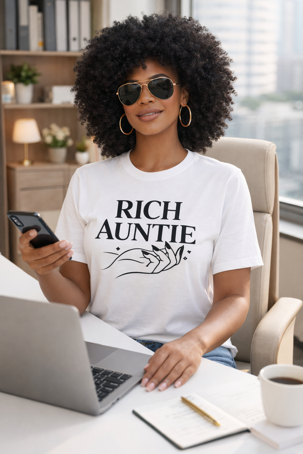 Rich Auntie T-Shirt — Graphic 'Rich Auntie' Tee for Stylish Women & Gift